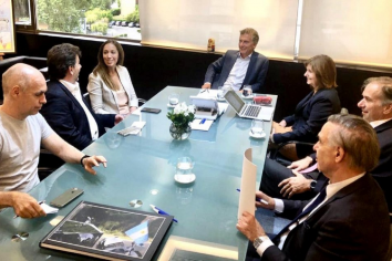 Mauricio Macri se reunió con la mesa chica del PRO en un edificio llamado "Vacaciones"