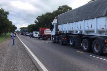Restringen paso a camiones que no lleven alimentos perecederos
