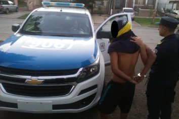 Un detenido por apedrear un móvil policial