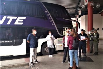 Continúan los operativos a los micros que llegan a terminal de ómnibus