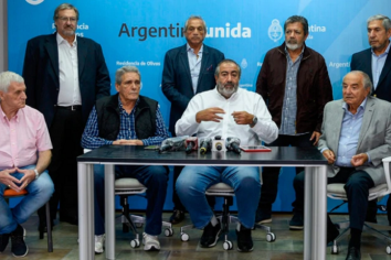 El Gobierno, el empresariado y la CGT formarán un comité de crisis para definir cómo salir de la cuarentena