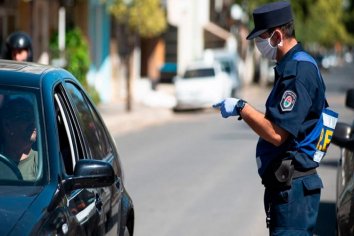 Intensifican los controles policiales en los ingresos a la provincia