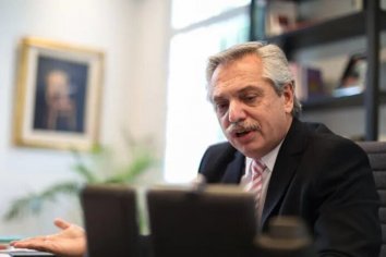El Presidente recibió los saludos de su par de Francia por el aniversario de la Revolución de Mayo