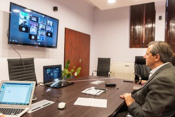 Bahl continúa en diálogo con intendentes del país para buscar una solución al conflicto del transporte urbano