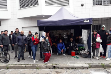 Tras dos meses sin pagar salarios, La Nirva cerró la fábrica de alfajores "Grandote" y "Recoleta"