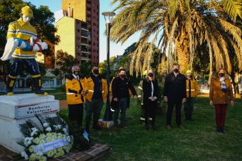 Bahl participó de la celebración por el Día Nacional del Bombero Voluntario