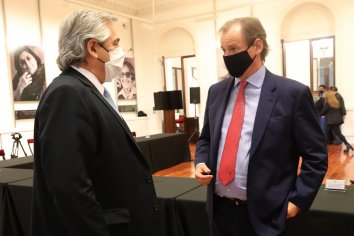 Bordet y Alberto Fernández firmaron un acuerdo que para construir viviendas y generar empleo
