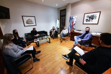 Concejales oficialistas proponen una ordenanza que regule la situación de las tierras lindantes al Patito Sirirí