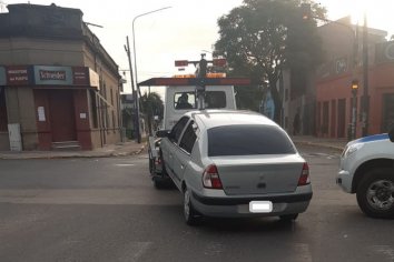 Un menor conducía un automóvil sin licencia ni documentación