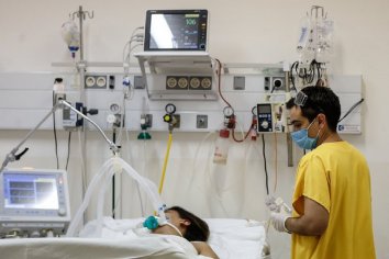 “Más del 80% de los internados es gente no vacunada”, afirmó una infectóloga
