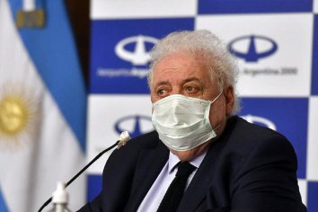 Ginés aseguró que el Gobierno está negociando la prioridad en la asignación de vacunas