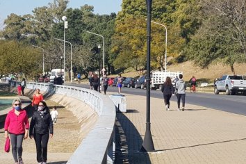Confirmaron 155 muertes y 8.328 nuevos casos durante este jueves