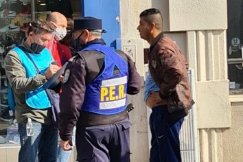 Comenzaron a multar a los ciudadanos que circulan sin barbijo