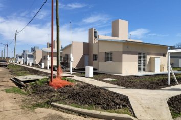 Con recursos provinciales se licitarán nuevas viviendas para cuatro localidades entrerrianas