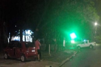 Motociclista chocó la puerta de un auto y debió ser hospitalizado