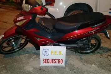 Mientras dormía en su casa le robaron la moto
