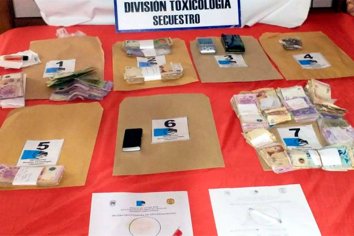 Tres detenidos, incautación de droga y más de cien mil pesos en Concepción del Uruguay