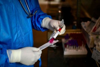 Se sumaron 144 muertes y 11.057 nuevos casos de coronavirus durante este sábado