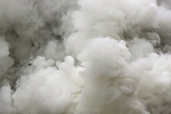 MUCHO HUMO Y POCOS VOTOS