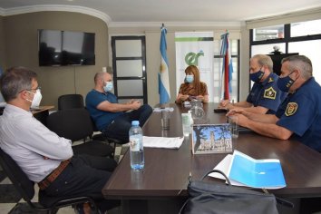 "El viernes se inicia el plan de vacunación de covid en la policía", afirmó Marcelo Den Daw