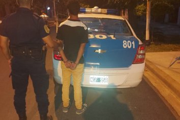 Llevaba 35 envoltorios de cocaína y fue descubierto por la policía