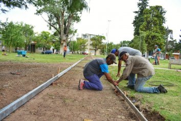 Refaccionan la plaza Francisco Ramírez