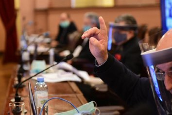 Contrapunto del oficialismo y la oposición sobre la convocatoria a la ministra de salud en diputados
