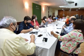 La provincia avanza en las mesas de diálogo con representantes de docentes