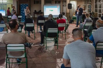 El Intendente Bahl le presentó el proyecto de ensanche y repavimentación a vecinos de Av. Zanni