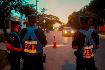 Durante la madrugada labraron actas por incumplimiento a las restricciones vigentes