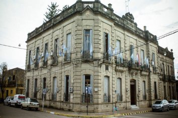 Extienden las restricciones hasta el 21 de mayo y destacan que se amesetó la curva de contagios
