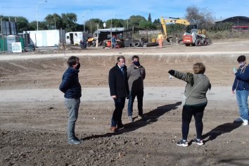 Bahl recorrió los avances del Parque Lineal Sur