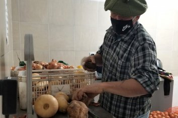 La provincia promueve las compras públicas de alimentos primarios a productores locales de la Economía Social