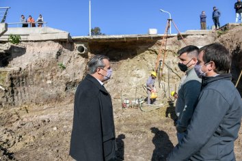 La Municipalidad reconstruyen el puente en bulevar Moreno