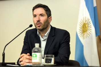 Müller sostuvo que la actitud de los gremios “sólo contribuye a profundizar la brecha educativa”