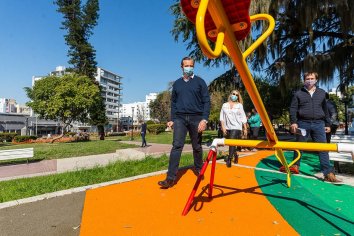 Bahl recorrió los trabajos de remodelación en la Plaza Alvear