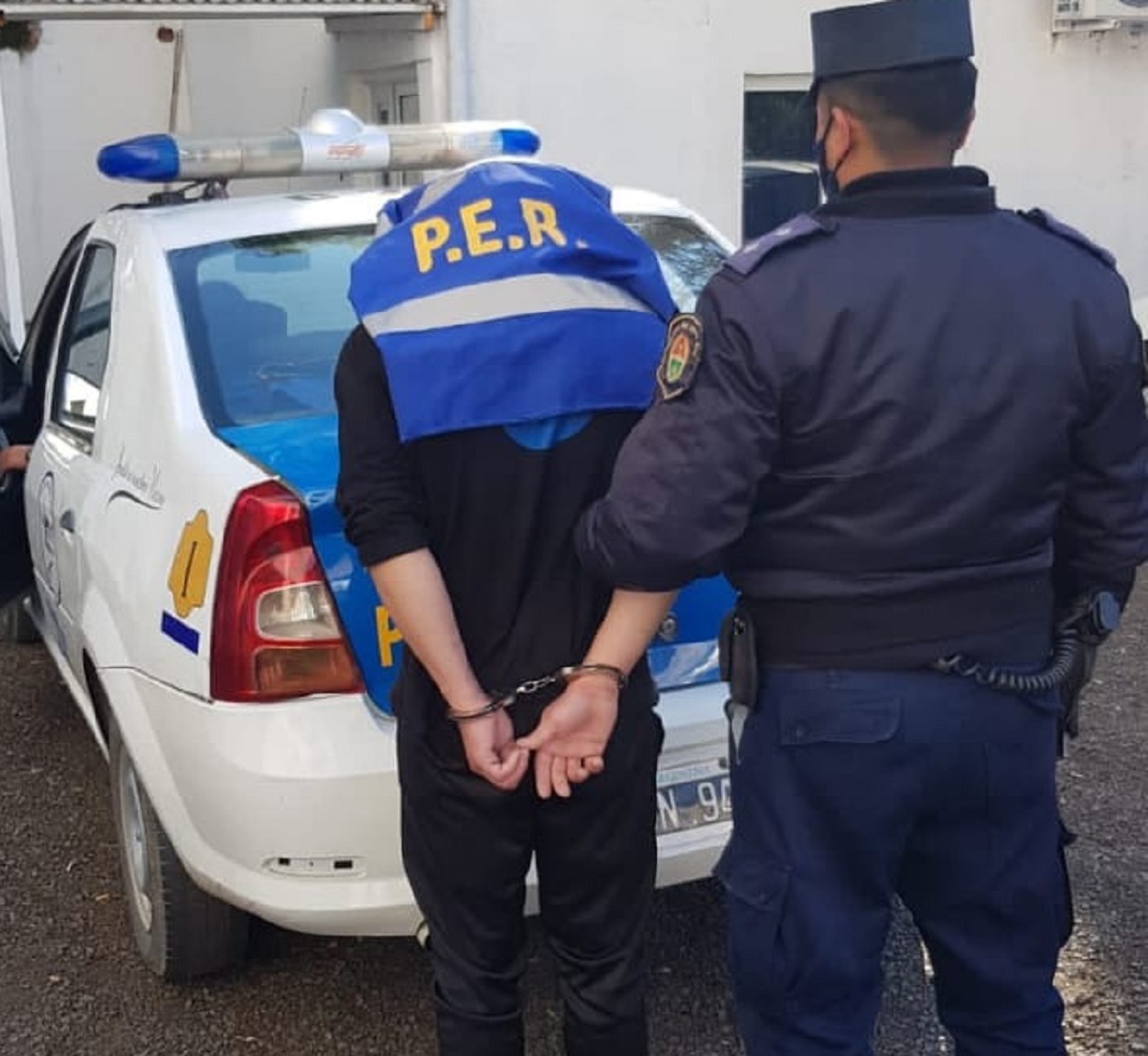 Discutió con su ex cuñado y lo apuñaló en el pecho, fue detenido - Vimarsana News