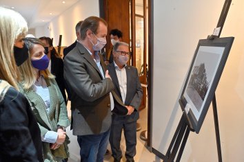 Quedó inaugurada la "Exposición de Salto Grande" en el Museo de Casa de Gobierno
