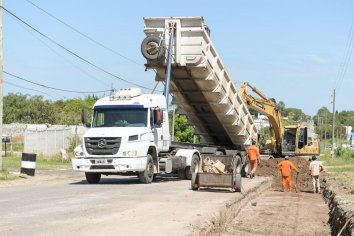 Avanza la obra de ensanche y repavimentación de calle Crisólogo Larralde