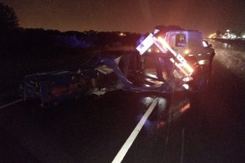 Pisó un espejo de agua y perdió la carga del tráiler