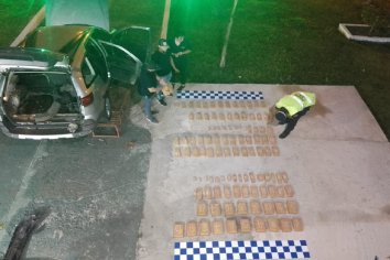 Detienen a 4 misioneros que intentaban ingresar un cargamento de 108 "LADRILLOS" de droga a Entre Rios