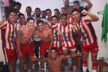 Atlético Paraná clasificó a las semifinales del Regional Amateur