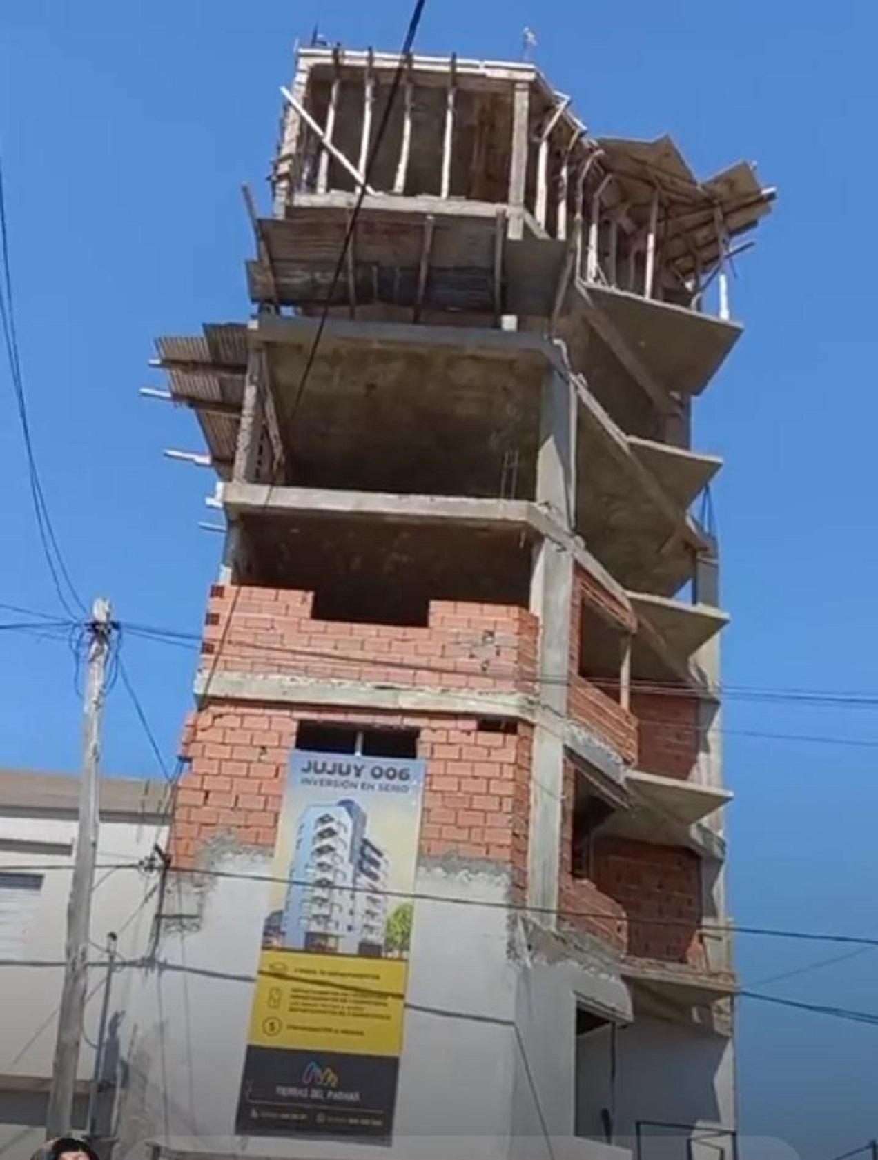 Trabajador de la construcción murió al caer al vacio de un edificio en ...