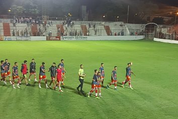 Juventud Unida goleó 4-1 a Atlético Paraná