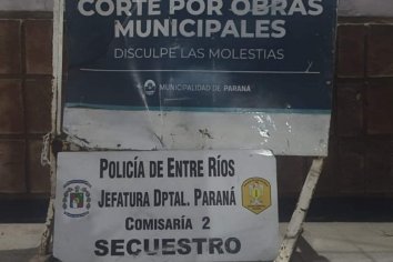 Dos detenidos por robar un cartel del municipio