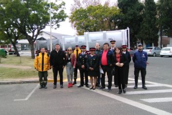 Provincia y Nación fortalecen a los bomberos voluntarios para combatir incendios