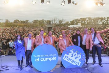 El Festival Paraná Ciudad Capital convocó a miles paranaenses para el show de Los Palmeras