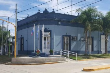 Un oficial de policía salvo la vida a una joven que intento autoeliminarse en la celda de una comisaria