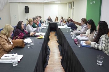 Gobierno y los gremios trabajan en las escuelas que agregarán una hora más de clases en septiembre
