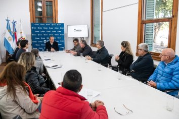 La Municipalidad dialogó con comerciantes y vecinos sobre la obra del mandapeatón en calles Cervantes-Uruguay